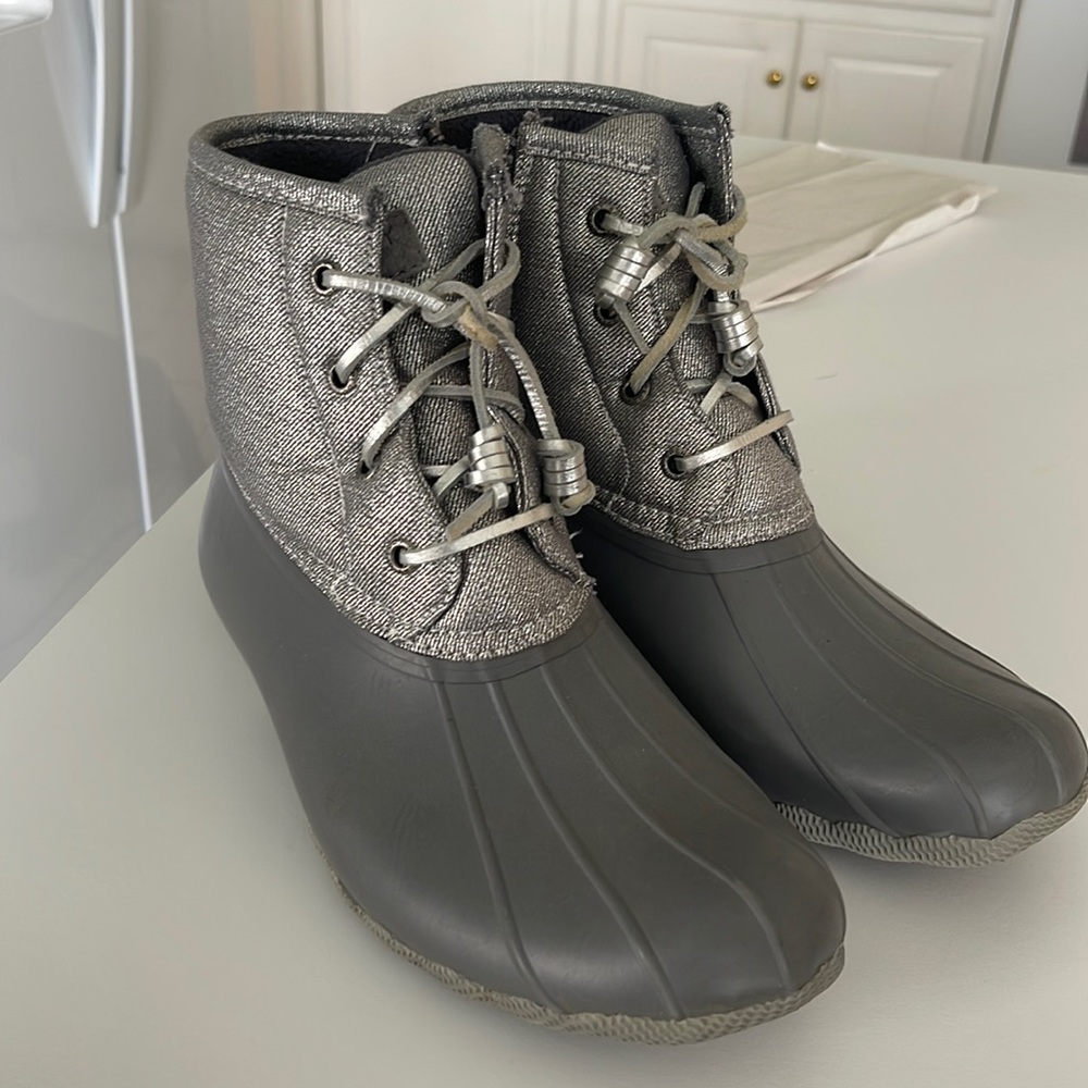 Sperry Silver Metalic Saltwater Boots Sz 9